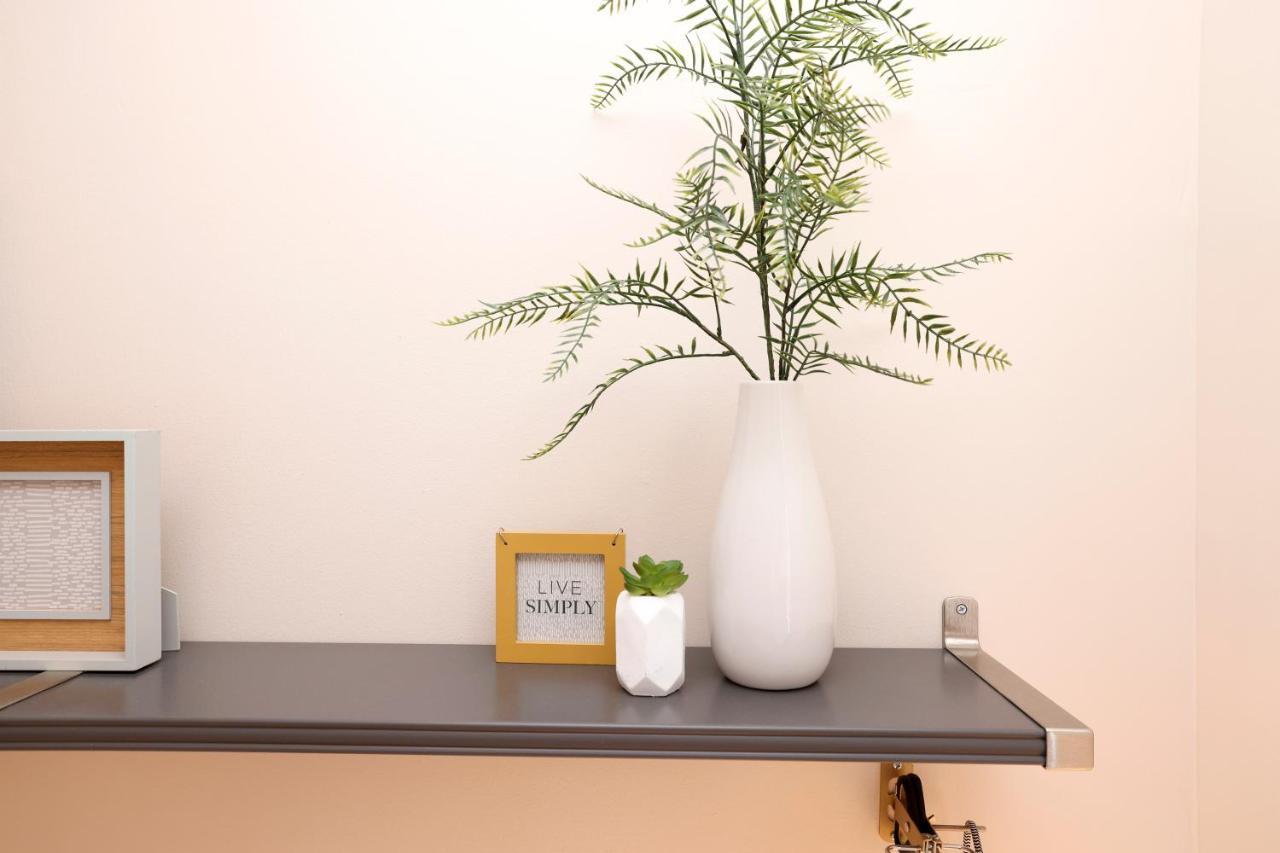 Joivy Modern 1 Bed Flat In West End, Close To Princes Gardens エディンバラ エクステリア 写真